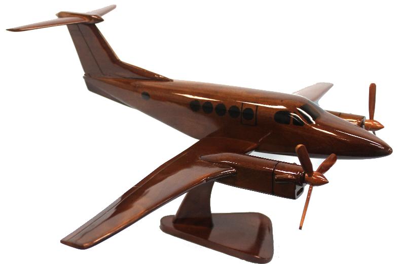 WOODEN MODEL C-12 HURON /KING AIR 200