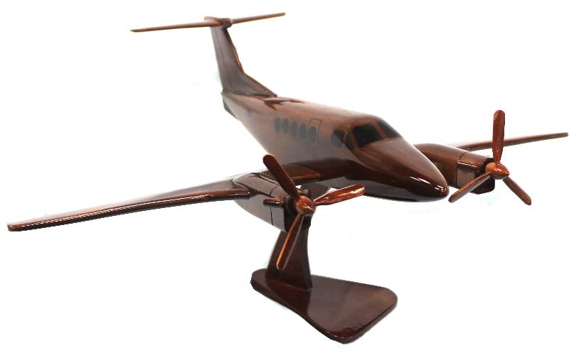 MODEL C-12 HURON / KING AIR 200